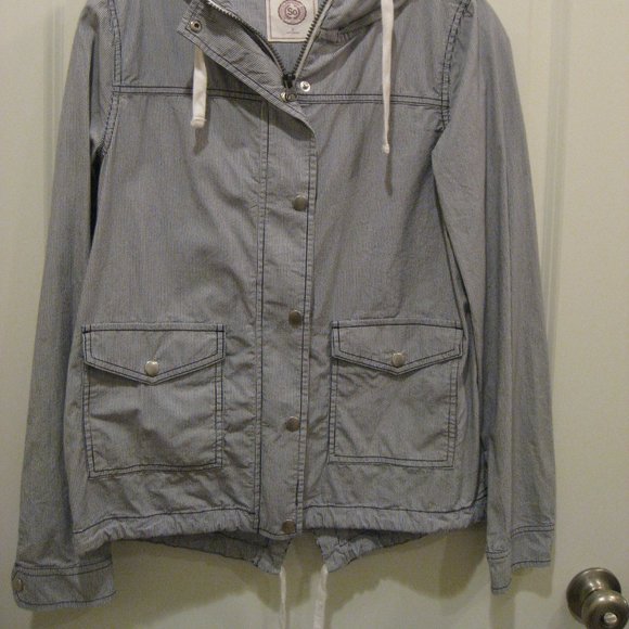 So Lightweight Navy and White Striped Jacket S - Picture 2 of 6